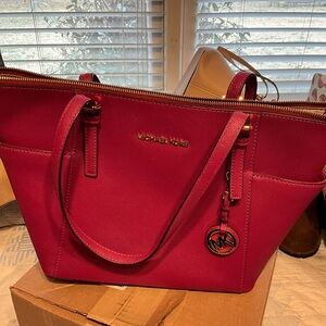 Michael Kors Collection Pink Shoulder Bag with Structured Design